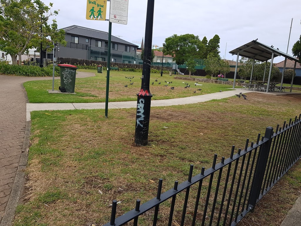 Louisa Lawson Reserve | park | 10 Roach St, Marrickville NSW 2204, Australia | 93352222 OR +61 93352222