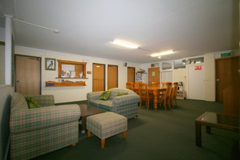 Chalet Jindabyne | lodging | 67 Gippsland St, Jindabyne NSW 2627, Australia | 0264562064 OR +61 2 6456 2064