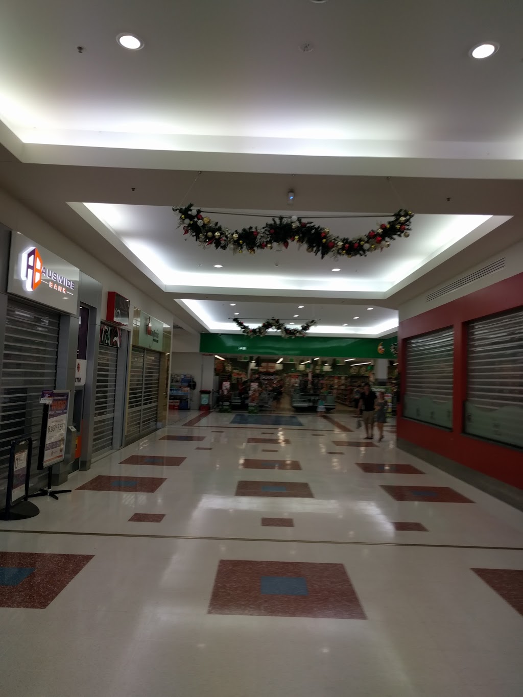Redlynch Central Shopping Centre | shopping mall | 7-15 Larsen Rd, Redlynch QLD 4870, Australia | 0740393111 OR +61 7 4039 3111