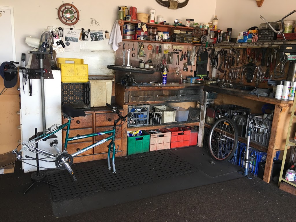 Harrys Bike | 6 Hawthorne St, Woody Point QLD 4019, Australia