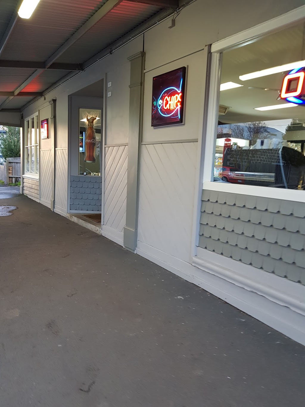Poppies Cafe | 162 Commercial Rd, Koroit VIC 3282, Australia | Phone: (03) 5565 7972