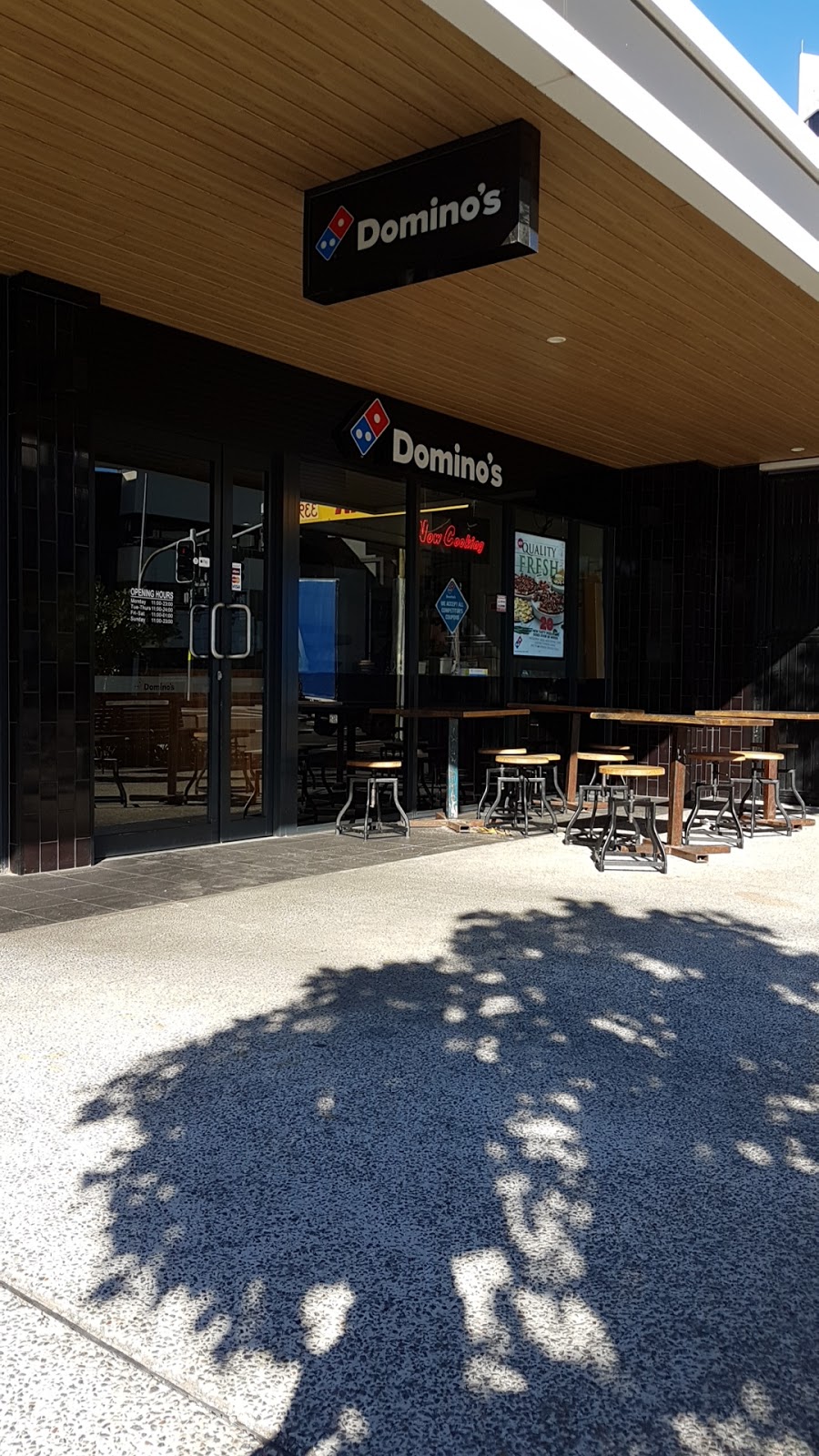 Dominos Pizza Woolloongabba | 130 Logan Rd, Woolloongabba QLD 4102, Australia | Phone: (07) 3215 8720