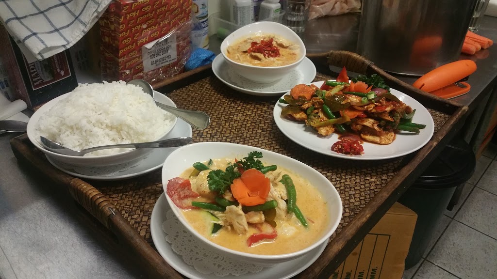 Tuk Tuk Thai Bistro | meal delivery | 4/2 Universal St, Pacific Pines QLD 4211, Australia | 0755800165 OR +61 7 5580 0165