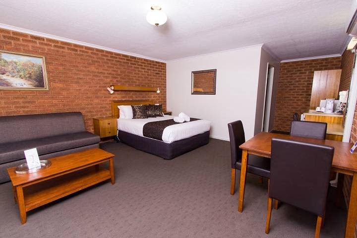 Advance Motel | lodging | 55 Parfitt Rd, Wangaratta VIC 3677, Australia | 0357219100 OR +61 3 5721 9100