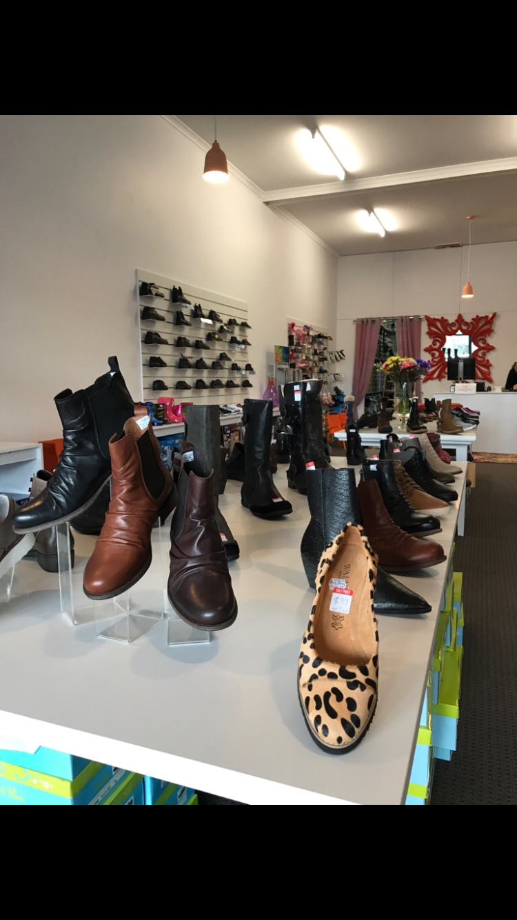 Daylesford Shoes | 5 Park Ln, Daylesford VIC 3460, Australia | Phone: 0404 866 713