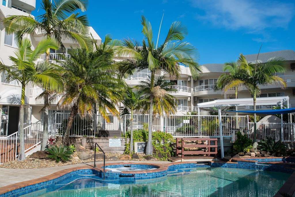 Golden Shores Holiday Club | lodging | 210 Marine Parade, Southport QLD 4215, Australia | 0755913577 OR +61 7 5591 3577
