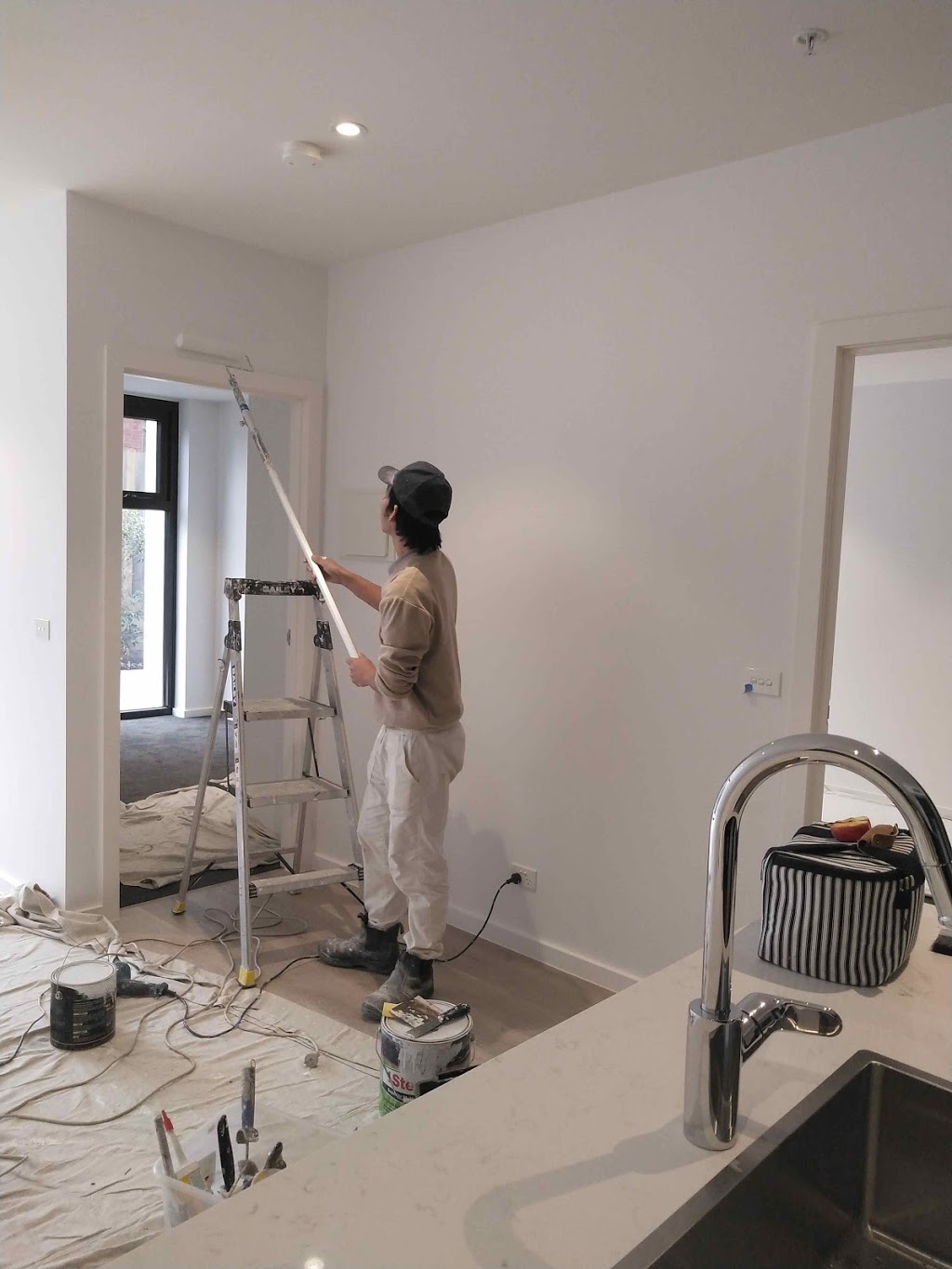 Wall Repair _ Fix Hole in Wall_Vicpainter.com | general contractor | 12/32 Manningtree Rd, Hawthorn VIC 3122, Australia | 0434343113 OR +61 434 343 113