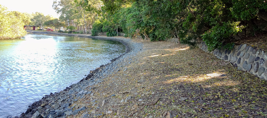 Gold Coast Fishing Spots - Kokoda Memorial Park | park | Gold Coast Hwy, Broadbeach QLD 4218, Australia