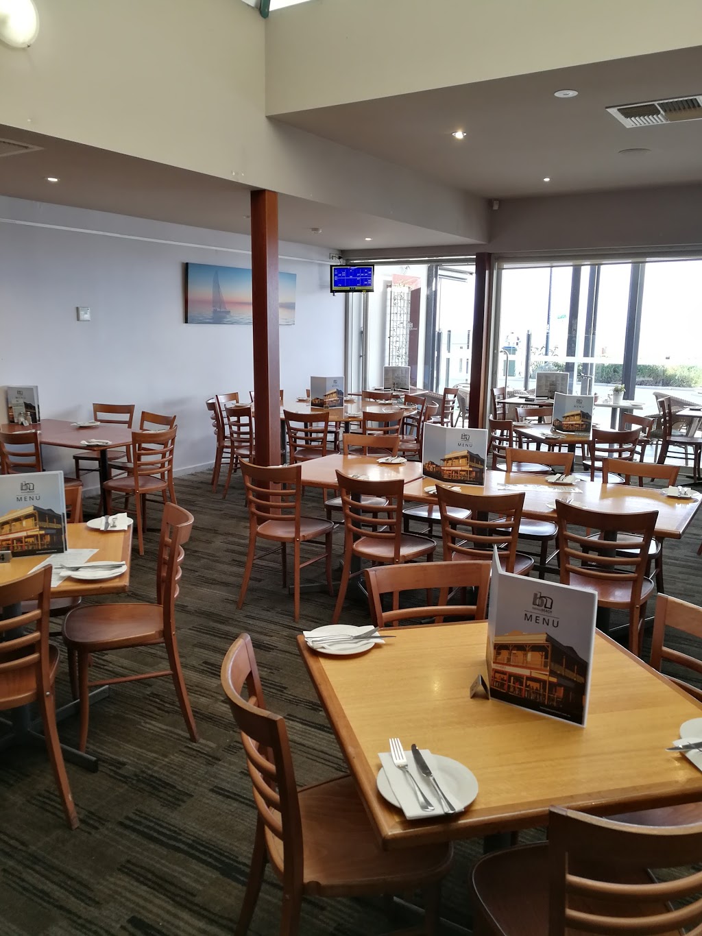 Henley Beach Hotel | restaurant | 157 Esplanade, Henley Beach SA 5022, Australia | 0883565014 OR +61 8 8356 5014