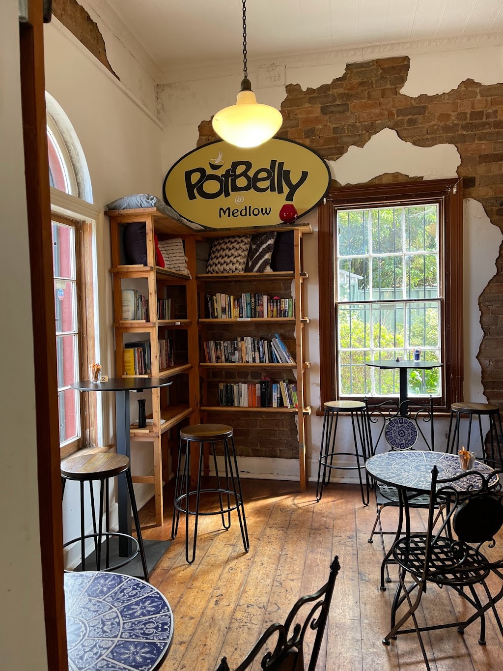 Potbelly at Medlow | 1 Railway Parade, Medlow Bath NSW 2780, Australia | Phone: (02) 4706 3123