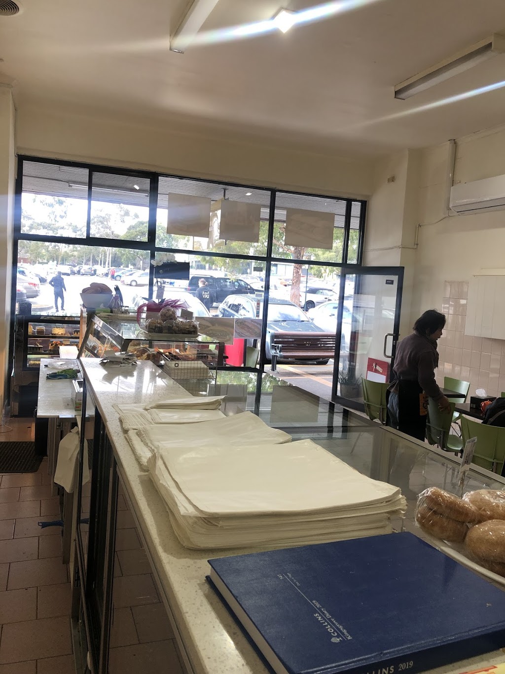 Ms Banh Mi Bakery & Cafe | bakery | 17 Brentford Square, Forest Hill VIC 3131, Australia | 0398786213 OR +61 3 9878 6213