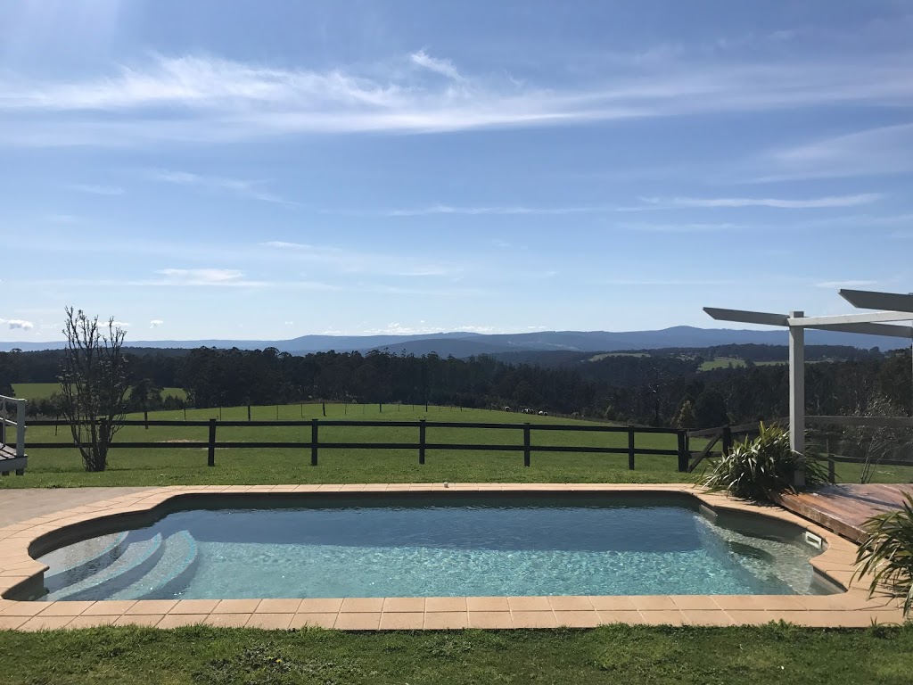 Cheeky Fox Retreat | 36 Extons Rd, Kinglake Central VIC 3757, Australia | Phone: 0415 205 500