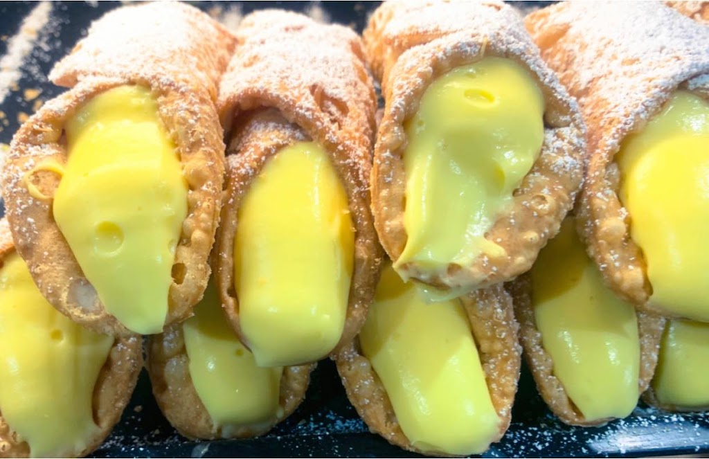 Mr Cannolo | bakery | 124 Lennard St, Herne Hill WA 6056, Australia | 0417977470 OR +61 417 977 470