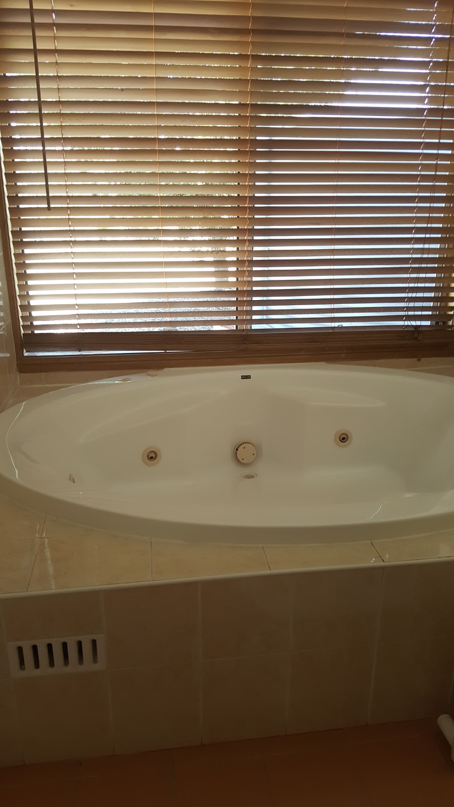 Windsors Edge Cottages | 1039 McDonalds Rd, Rothbury NSW 2320, Australia | Phone: 0477 010 010