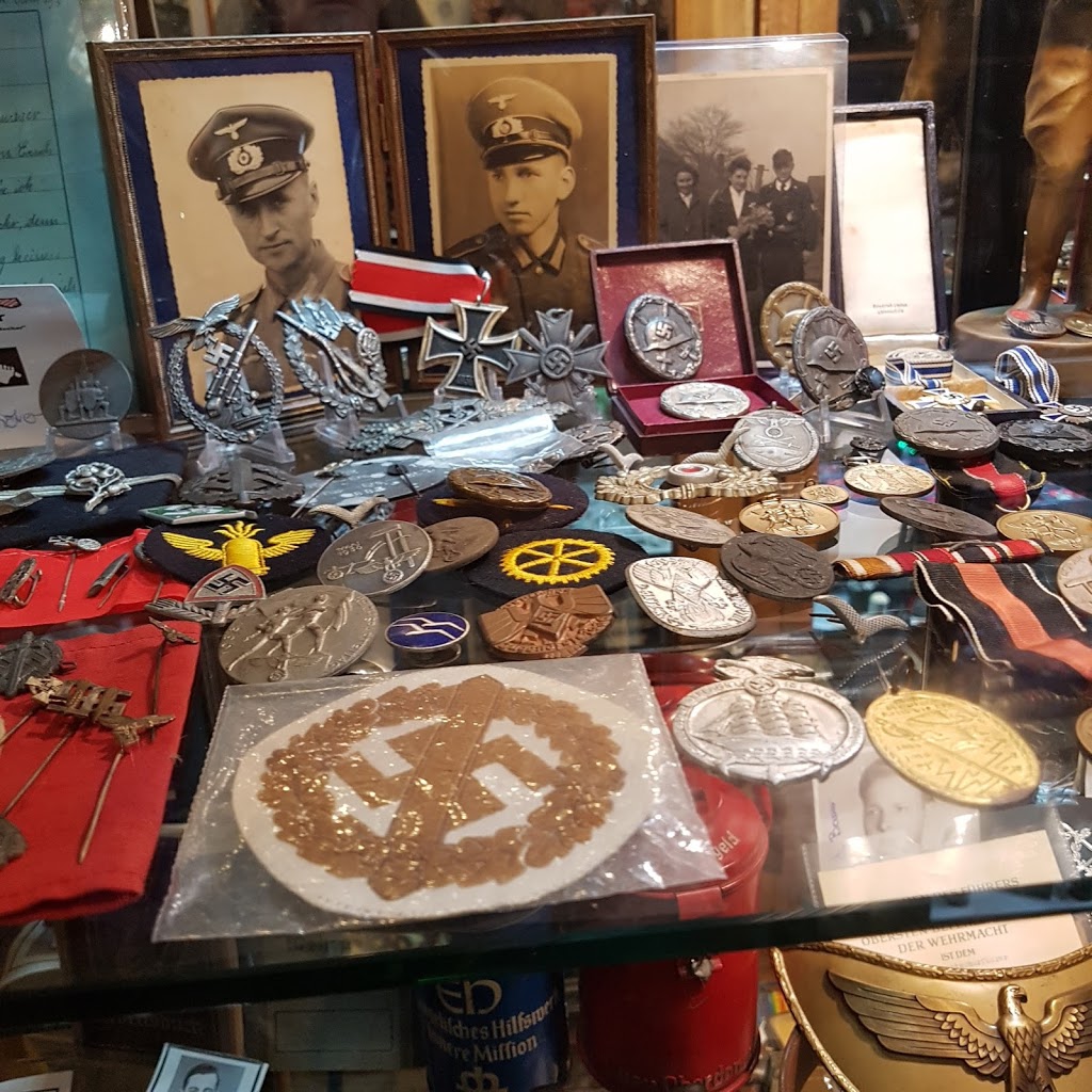 Esk Military Antiques | shop 2/122 Ipswich St, Esk QLD 4312, Australia | Phone: 0431 922 294