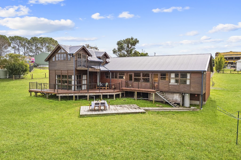 Prime Host: Hunter Valley Log Cabin Escape | 59 Helena St, Ellalong NSW 2325, Australia | Phone: 0460 830 837
