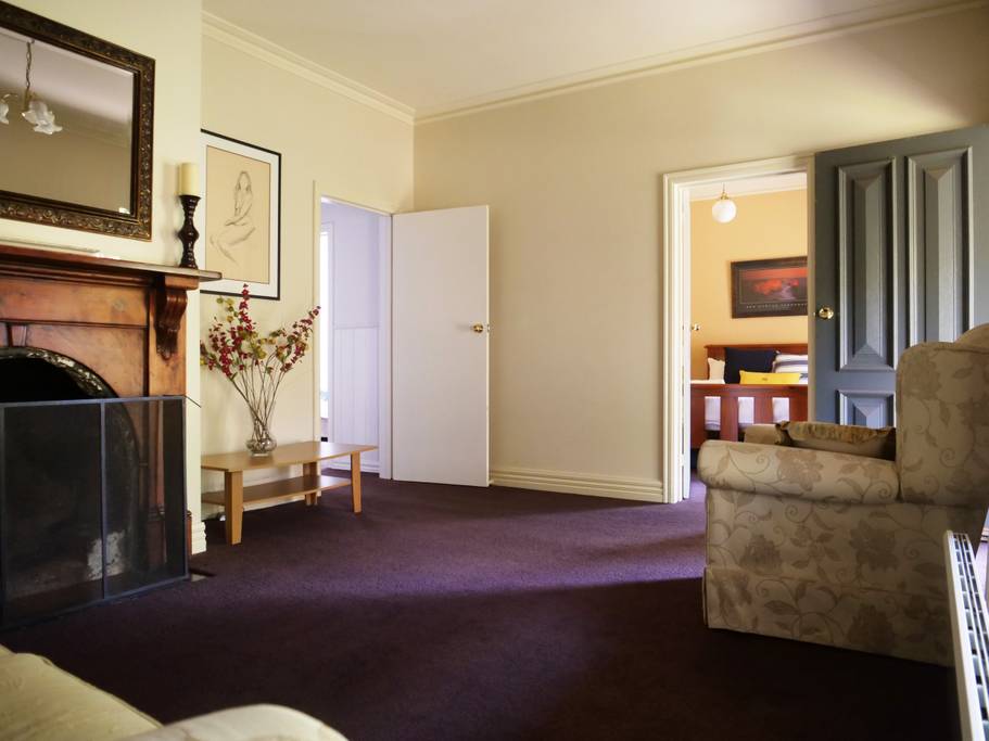Ameldas Tower Hill | lodging | 697 Princes Hwy, Illowa VIC 3282, Australia | 0400653064 OR +61 400 653 064