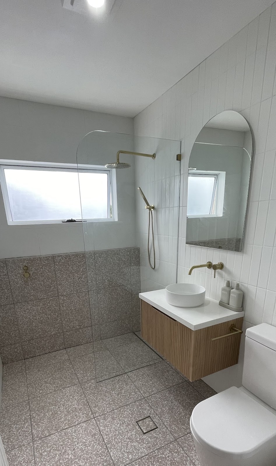 Bathurst Bathroom Solutions | 10 Hobson Cl, Eglinton NSW 2795, Australia | Phone: 0494 399 423