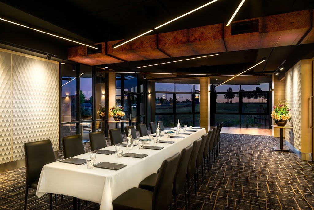 Watergardens Hotel | restaurant | 431 Kings Rd, Taylors Lakes VIC 3038, Australia | 0393906600 OR +61 3 9390 6600