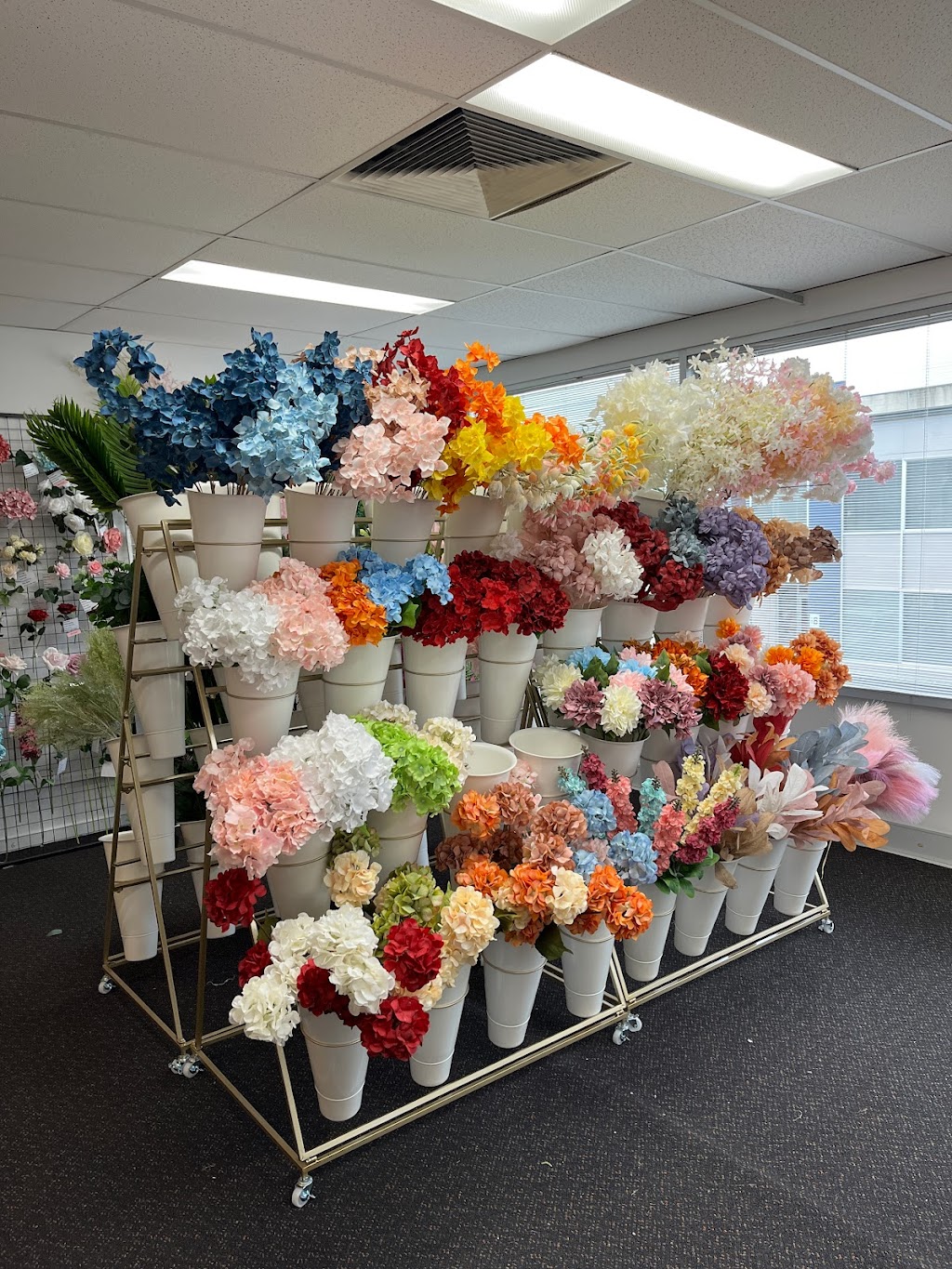 Miuus Wholesale Event Supplies | Unit 2/31/37 Howleys Rd, Notting Hill VIC 3168, Australia | Phone: 0416 279 199