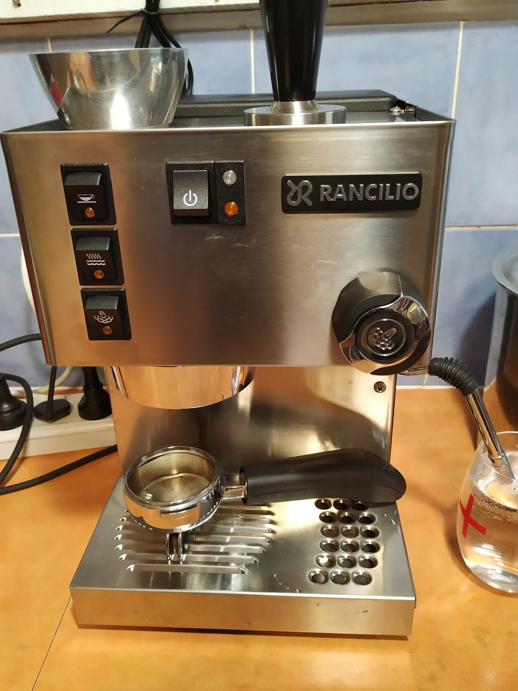 Jetblack Espresso | 6/19 Rodborough Rd, Frenchs Forest NSW 2086, Australia | Phone: (02) 9452 6470