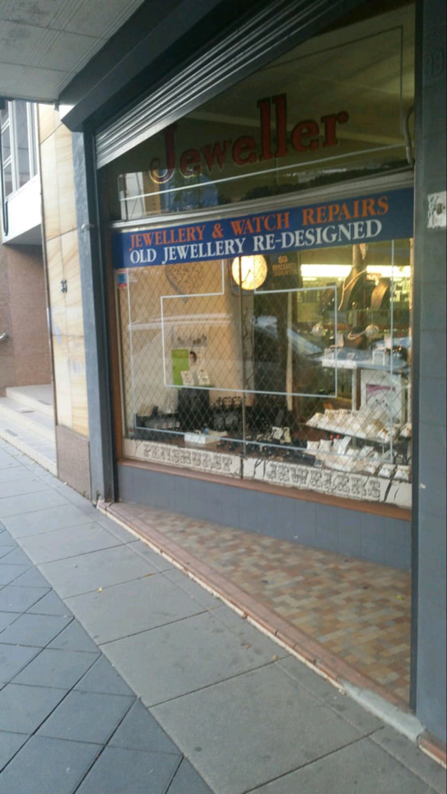 DNS Jewellers | jewelry store | 13 Morts Rd, Mortdale NSW 2223, Australia | 0295701652 OR +61 2 9570 1652