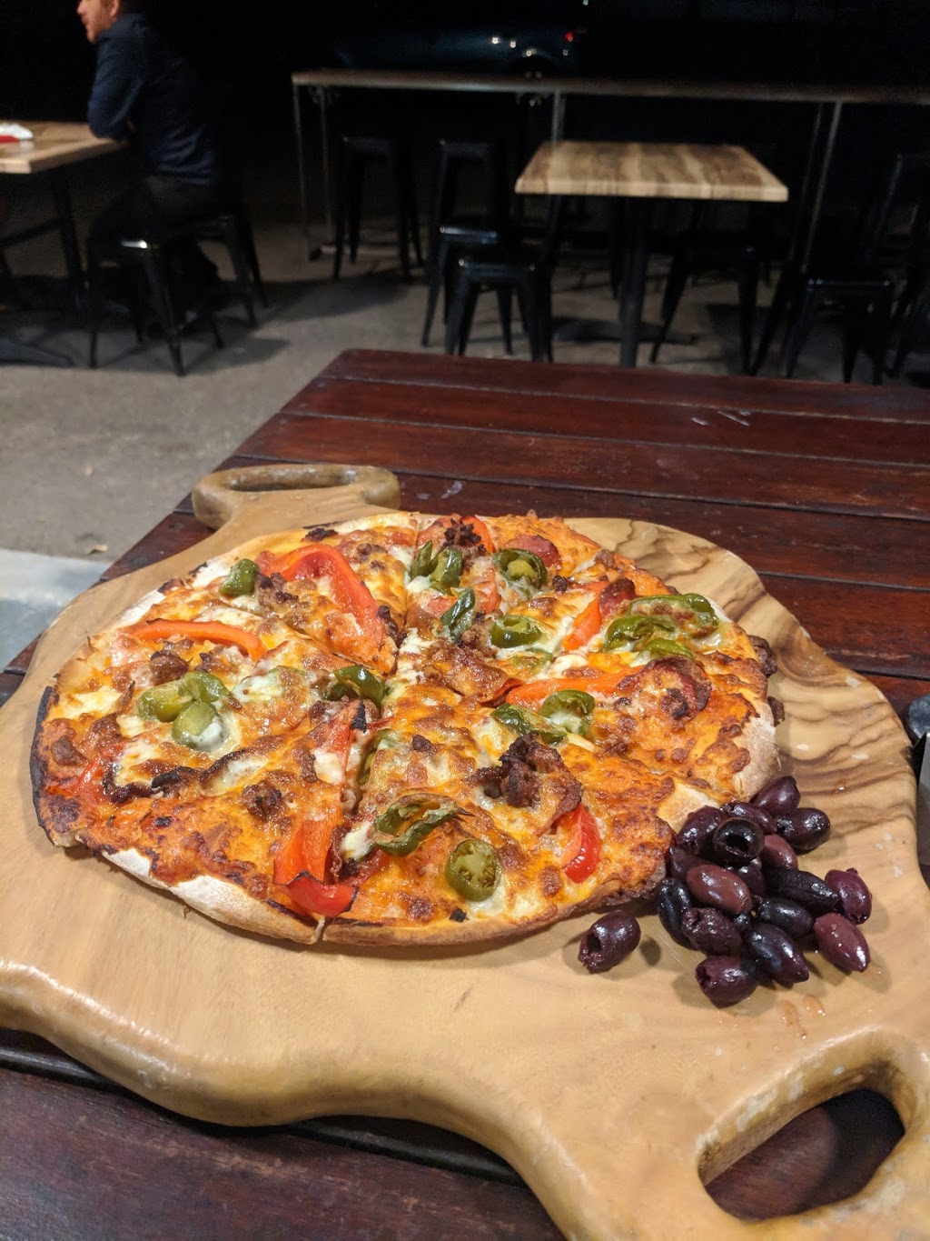 Mama Ferraris Pizza Bar | restaurant | 4/32 Asquith St, Morningside QLD 4170, Australia | 0739021888 OR +61 7 3902 1888