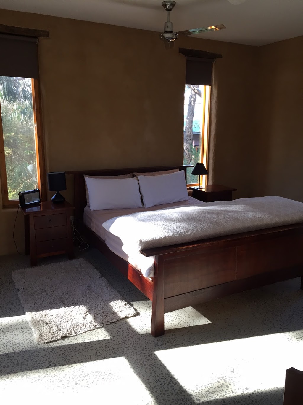 The Mud House | lodging | 80 Willy Milly Rd, Castlemaine VIC 3450, Australia | 0419115486 OR +61 419 115 486