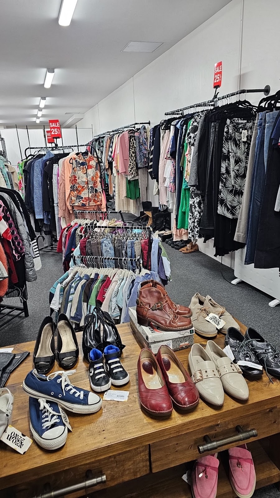 Once Worn | 117 Princes Hwy Service Rd, Yarragon VIC 3823, Australia | Phone: 0439 030 489
