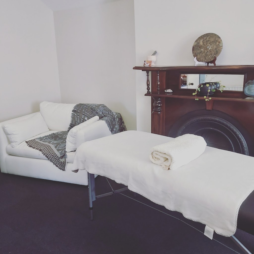 Emma Bresnehan Naturopath @ebnaturopathica | 7 Beach road, Sandy Bay Rd, Sandy Bay TAS 7000, Australia | Phone: 0415 699 085