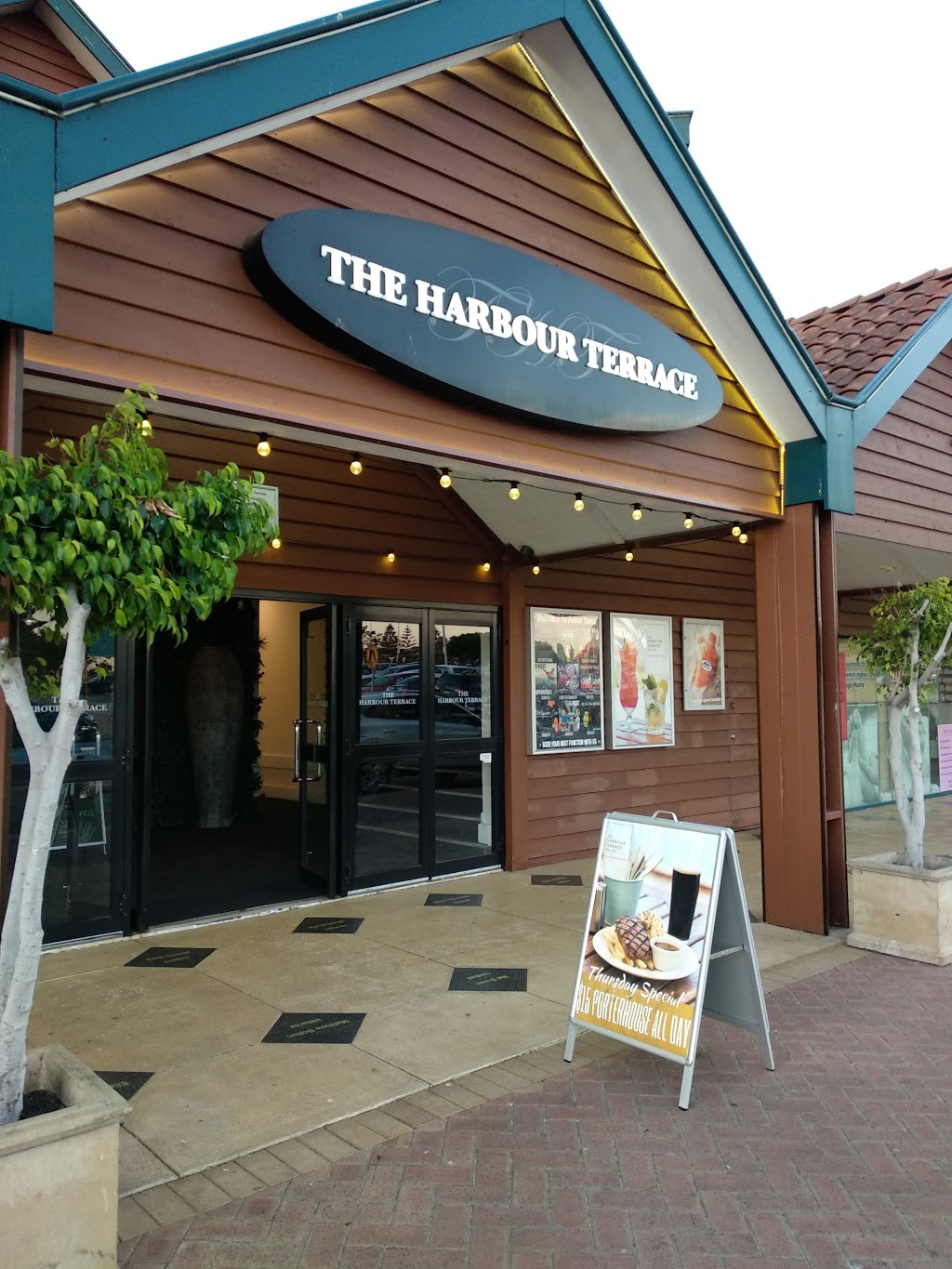 The Harbour Terrace Bar & Grill | restaurant | level 1/28 Southside Dr, Hillarys WA 6025, Australia | 0892469008 OR +61 8 9246 9008