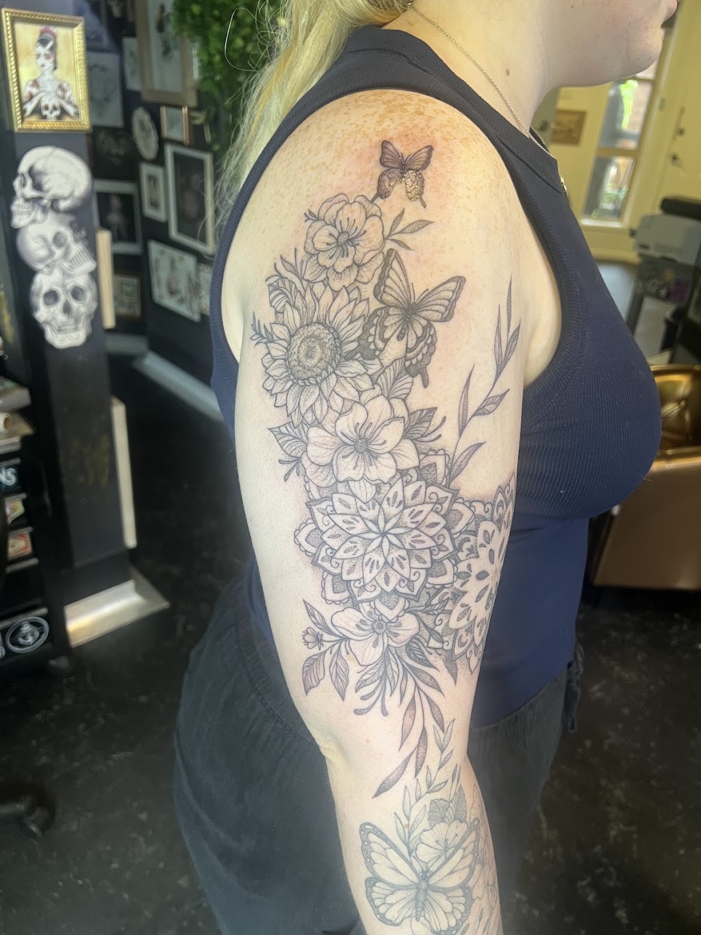 Spider garden tattoo studio | 28 Canopus Cl, Marmong Point NSW 2284, Australia | Phone: 0420 569 845
