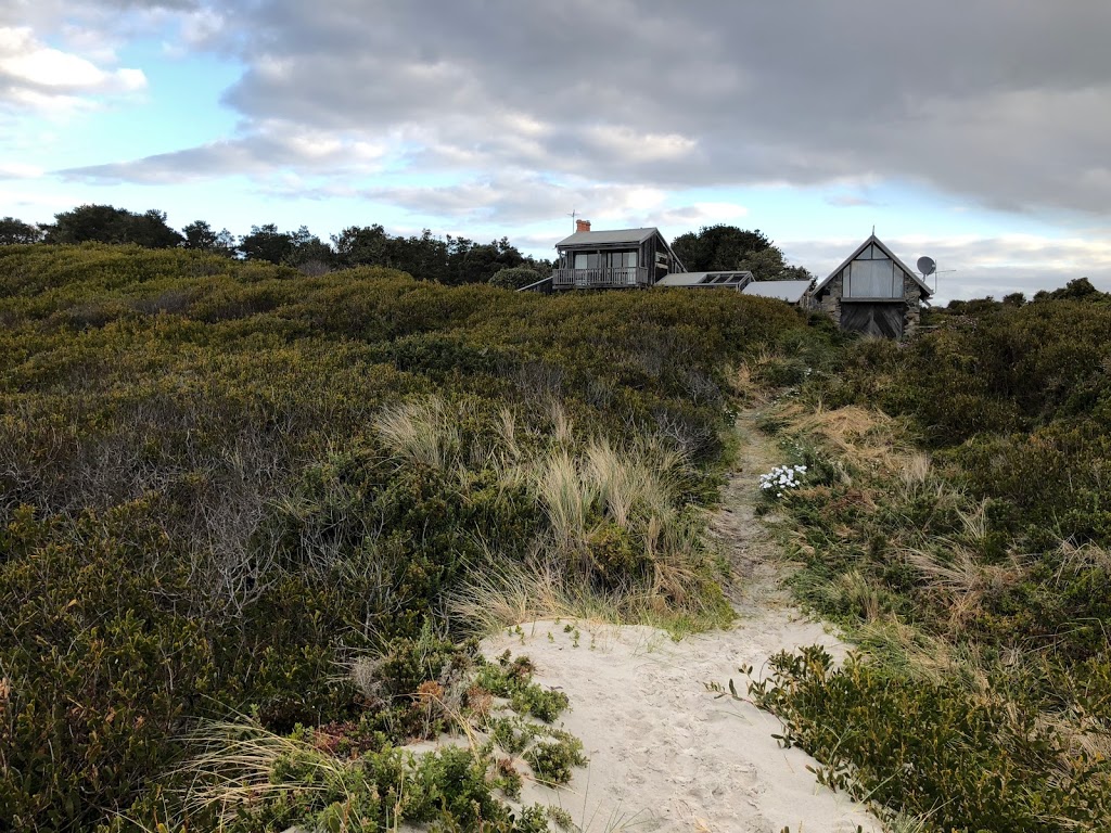Aurora Beach Cottage | 5 Templestowe Street, Seymour TAS 7215, Australia | Phone: (03) 6375 1774