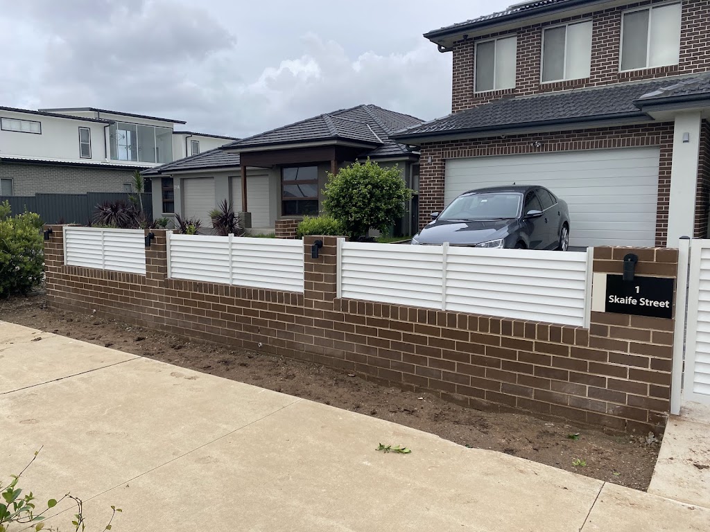 THE FENCING GURUS | 18 Tuart Cir, Narellan Vale NSW 2567, Australia | Phone: 0433 234 367