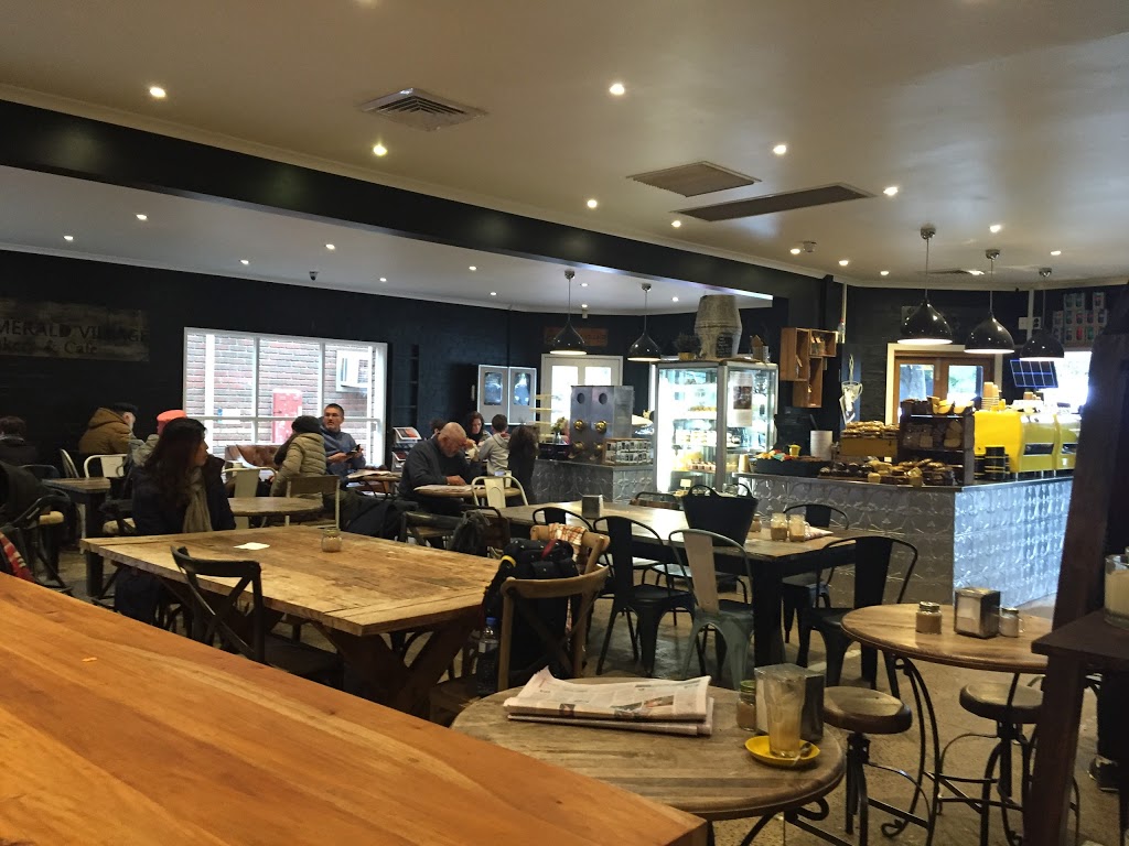 Emerald Village Bakery & Cafe | Shop 8/8 Kilvington Dr, Emerald VIC 3782, Australia | Phone: (03) 5968 4310