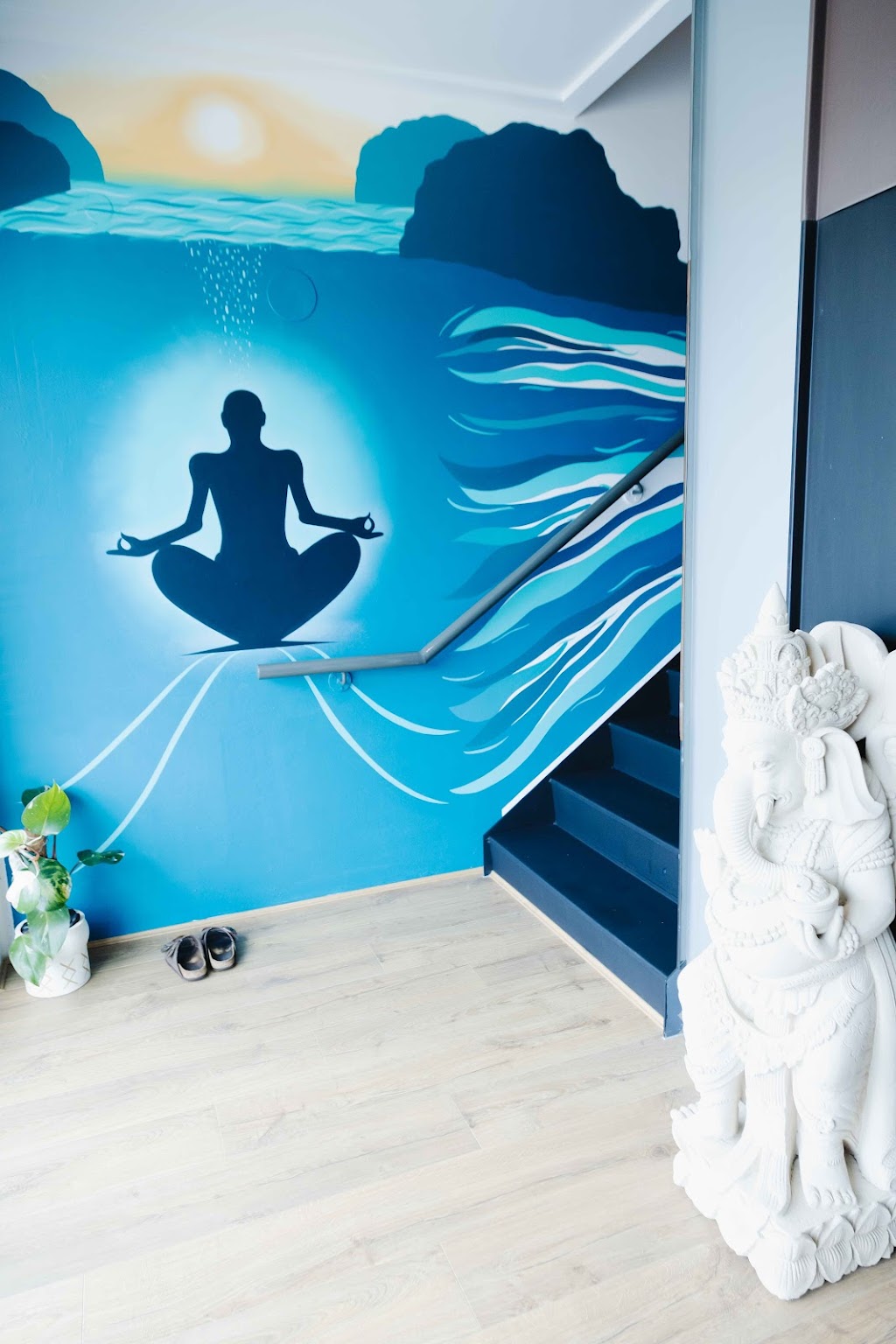 Immerse Yoga Studio | Unit 47/6 Jubilee Ave, Warriewood NSW 2102, Australia | Phone: 0423 827 707