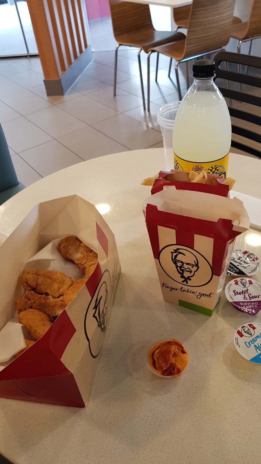 KFC Noarlunga | meal takeaway | Dyson Rd &, Beach Rd, Noarlunga Centre SA 5168, Australia | 0883264781 OR +61 8 8326 4781