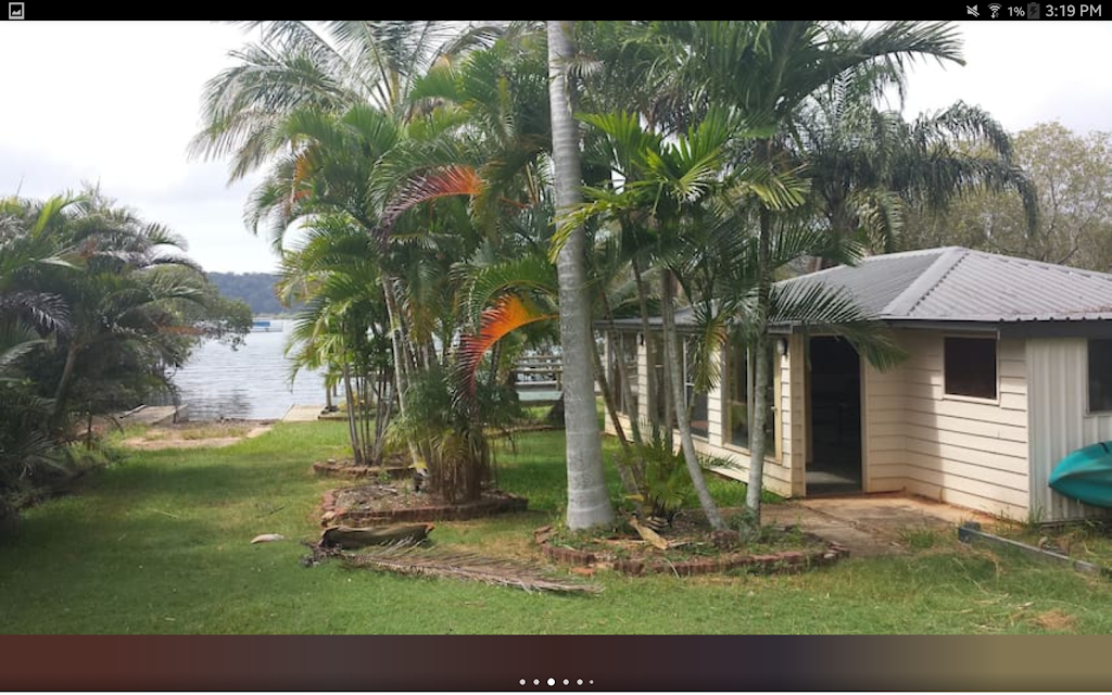Daves Place WATERFRONT ACREAGE PRIVATE JETTY | lodging | 60 Canaipa Point Dr, Russell Island QLD 4184, Australia