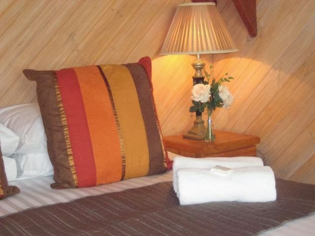 Mt Tamborine Stonehaven Guest House | 75-79 Geissmann Dr, North Tamborine QLD 4272, Australia | Phone: (07) 5545 3462
