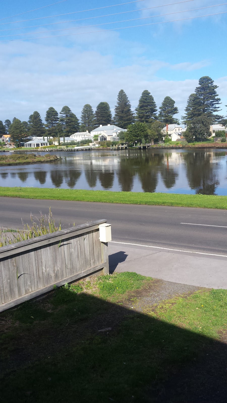 Moyne Cottage | lodging | 90 Griffiths St, Port Fairy VIC 3284, Australia | 0355612523 OR +61 3 5561 2523