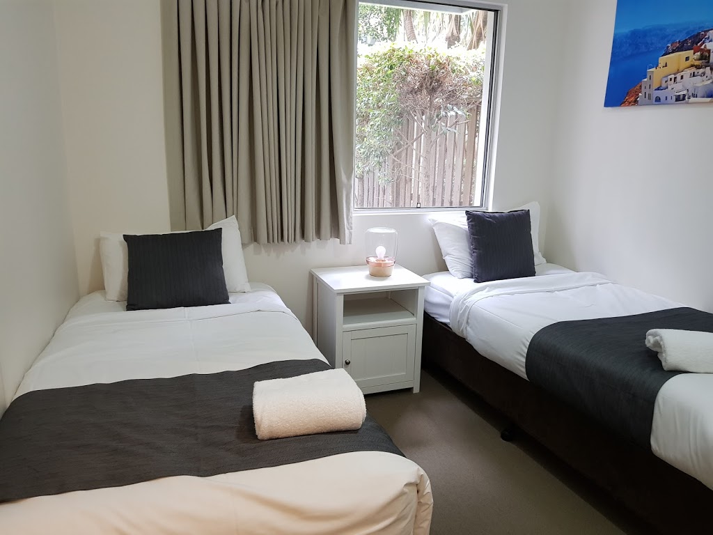 Whale Cove Apartments | lodging | 68 Pulgul St, Urangan QLD 4655, Australia | 0741947000 OR +61 7 4194 7000