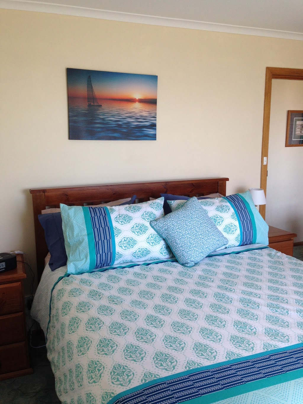 Springs Beach House | 153 Lighthouse Rd, Port Macdonnell SA 5291, Australia | Phone: 0428 849 407