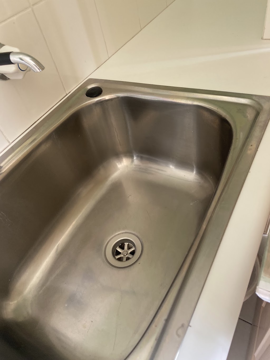 Hans5star cleaning | 39 Marble Arch Pl, Arundel QLD 4214, Australia | Phone: 0415 229 318