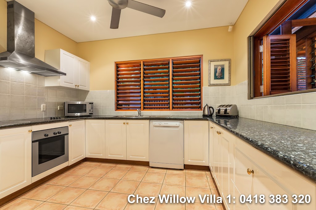 Chez Willow ® | 1/6 Davidson St, Port Douglas QLD 4871, Australia | Phone: 0418 383 320