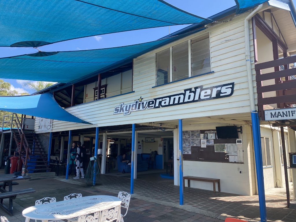 Ramblers Parachute Centre Resort | 7353 Brisbane Valley Highway, Toogoolawah QLD 4313, Australia | Phone: (07) 5423 1159