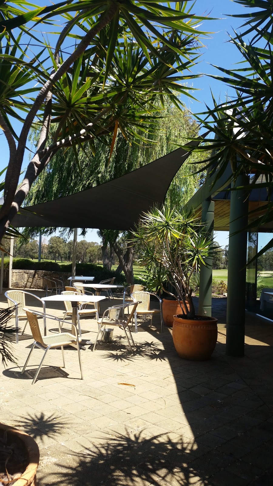 Meadow Springs Golf and Country Club | 23 Meadow Springs Dr, Meadow Springs WA 6210, Australia | Phone: (08) 9581 6360