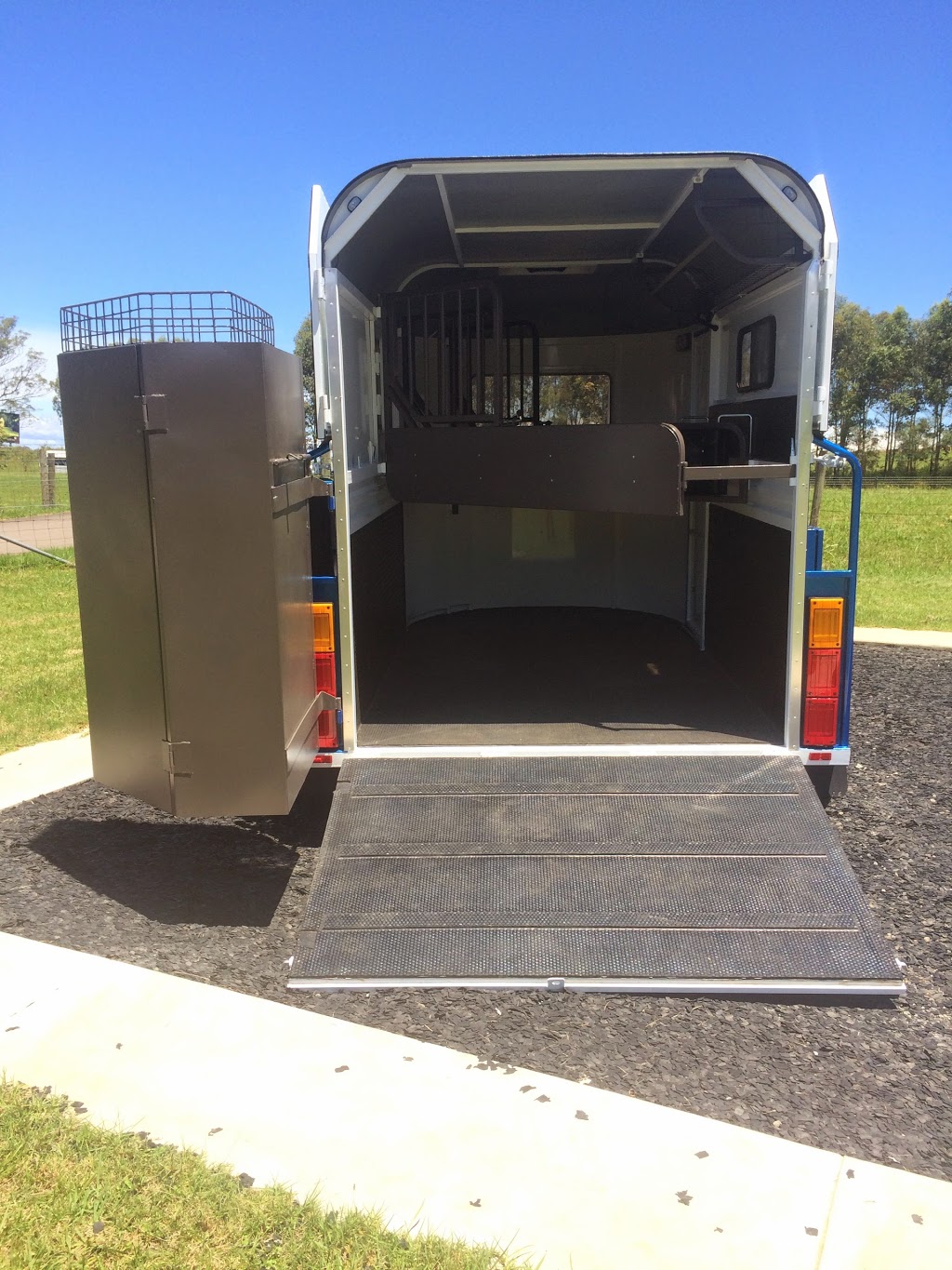 Imperial Horse Floats | 793 Windsor Rd, Box Hill NSW 2765, Australia | Phone: 1300 886 977