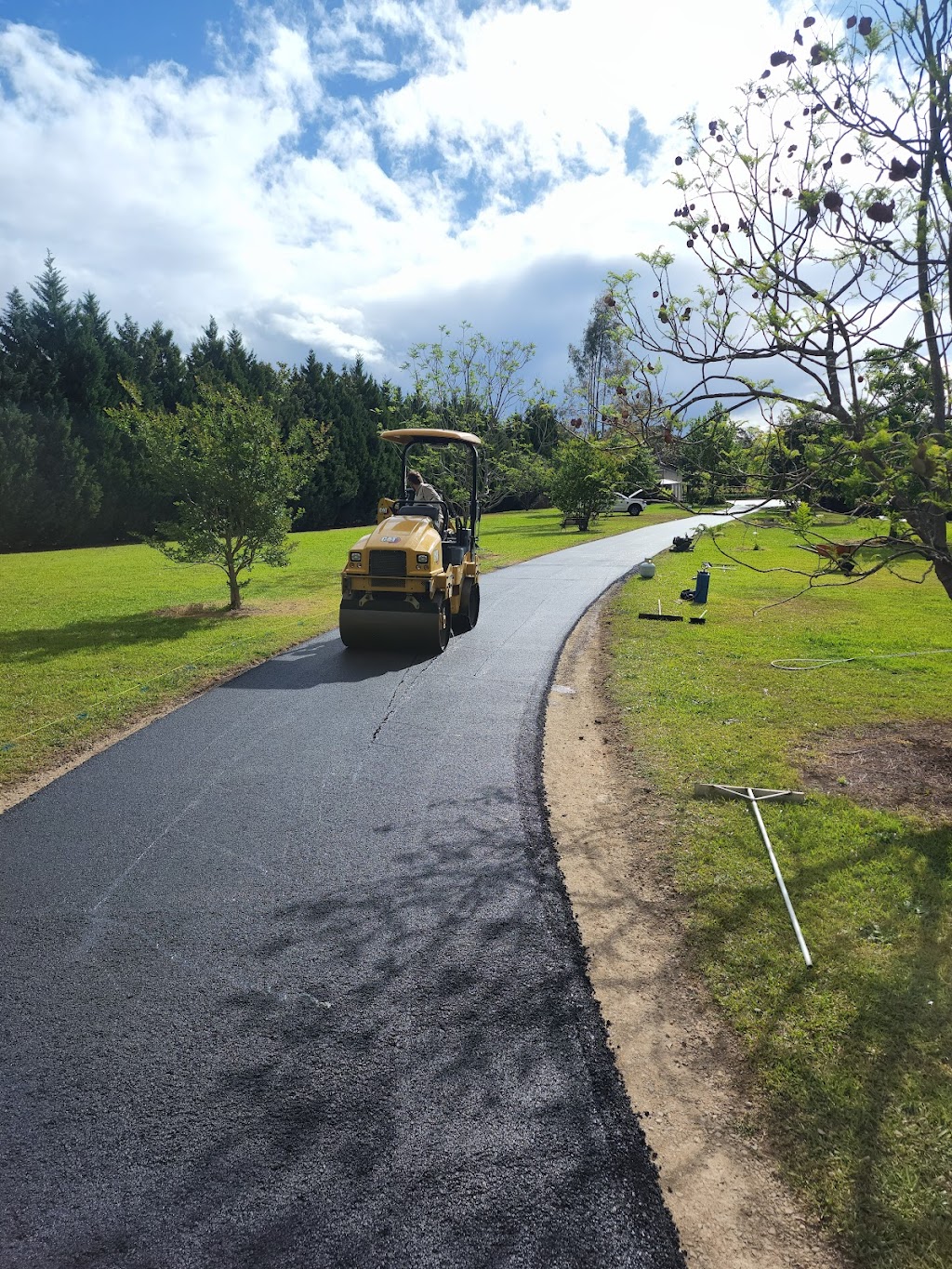 Southern cross bitumen | Commercial Rd, Vineyard NSW 2765, Australia | Phone: 0410 362 771