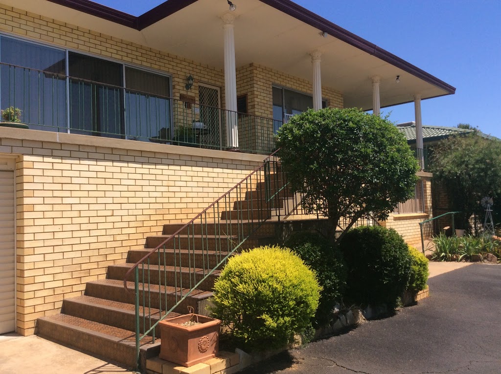 Kadina Bed & Breakfast | 22 Mengarvie Rd, Parkes NSW 2870, Australia | Phone: 0412 444 452