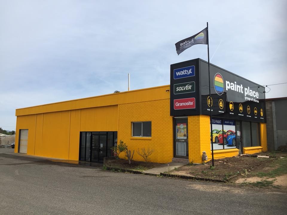 Paint Place and Blinds Cowra | 52 Redfern St, Cowra NSW 2794, Australia | Phone: (02) 6342 1597
